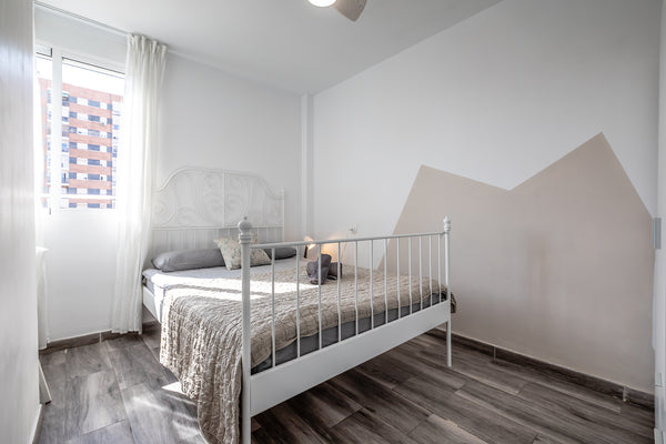 Room 5 in Calle Musico Martin Soler 1
