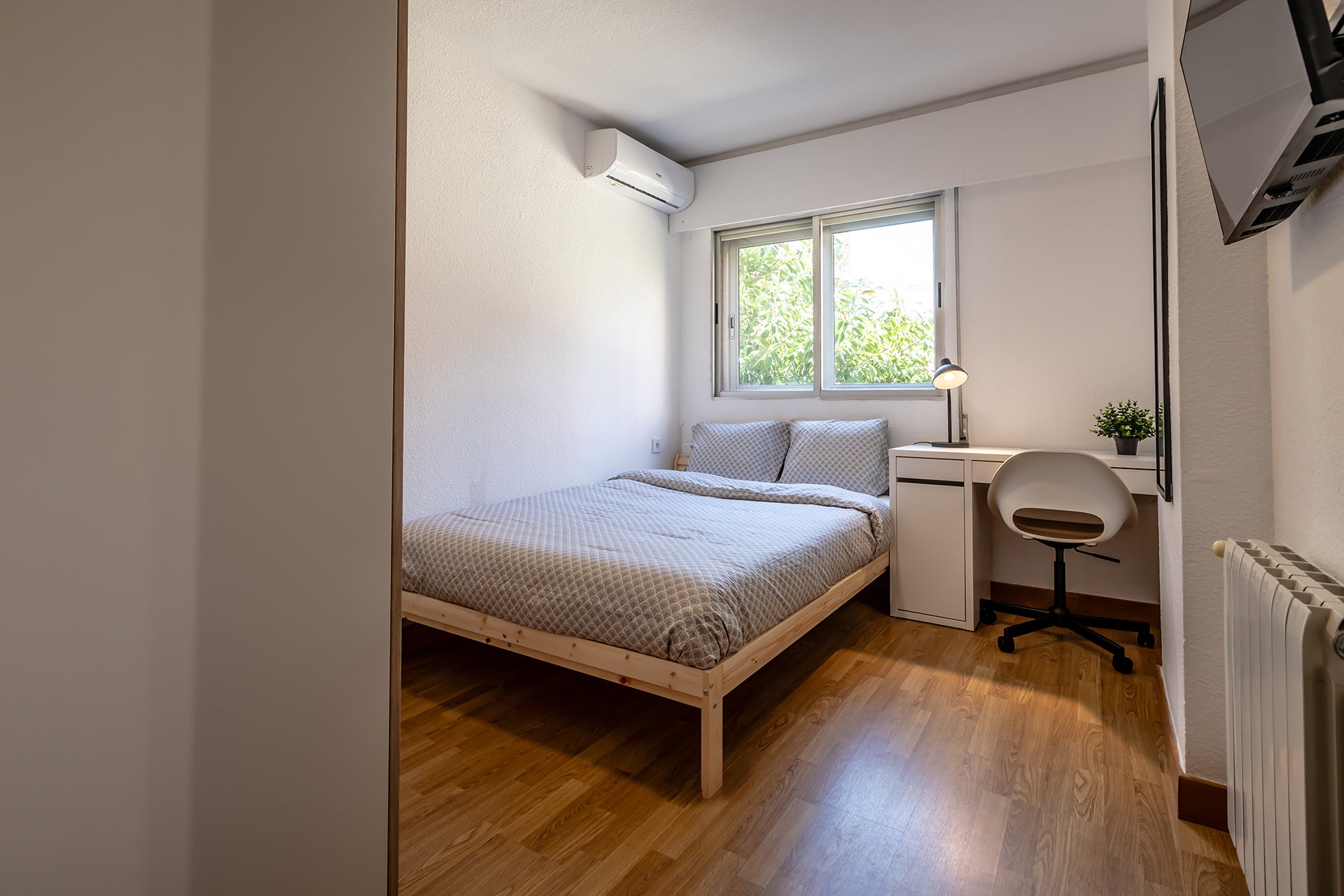 Room 2 in Calle Sant Joan de Déu 41