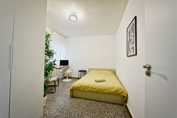 Kamer 4 in Calle Lerida 33