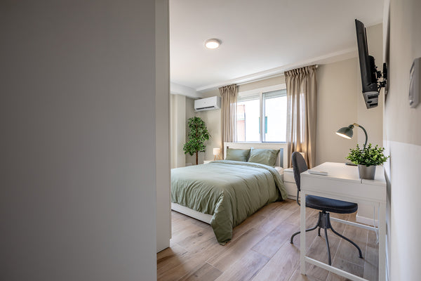 Room 4 in Calle Jose Melia Pigmalion 4
