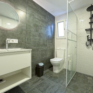 Bathroom_1_5d55786d-1636-4e6f-910c-0c916d921a41